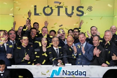 Lotus, v hodnotě přibližně 6,8 miliardy dolarů, debutuje na NASDAQ